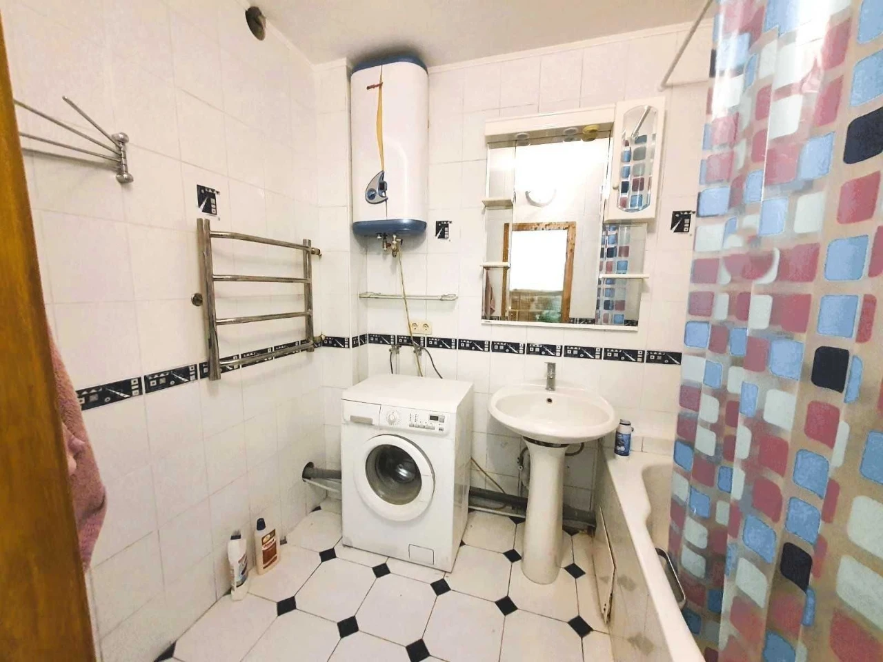 Sale of a large 2-room apartment on Vyshnjakivska, 7a
