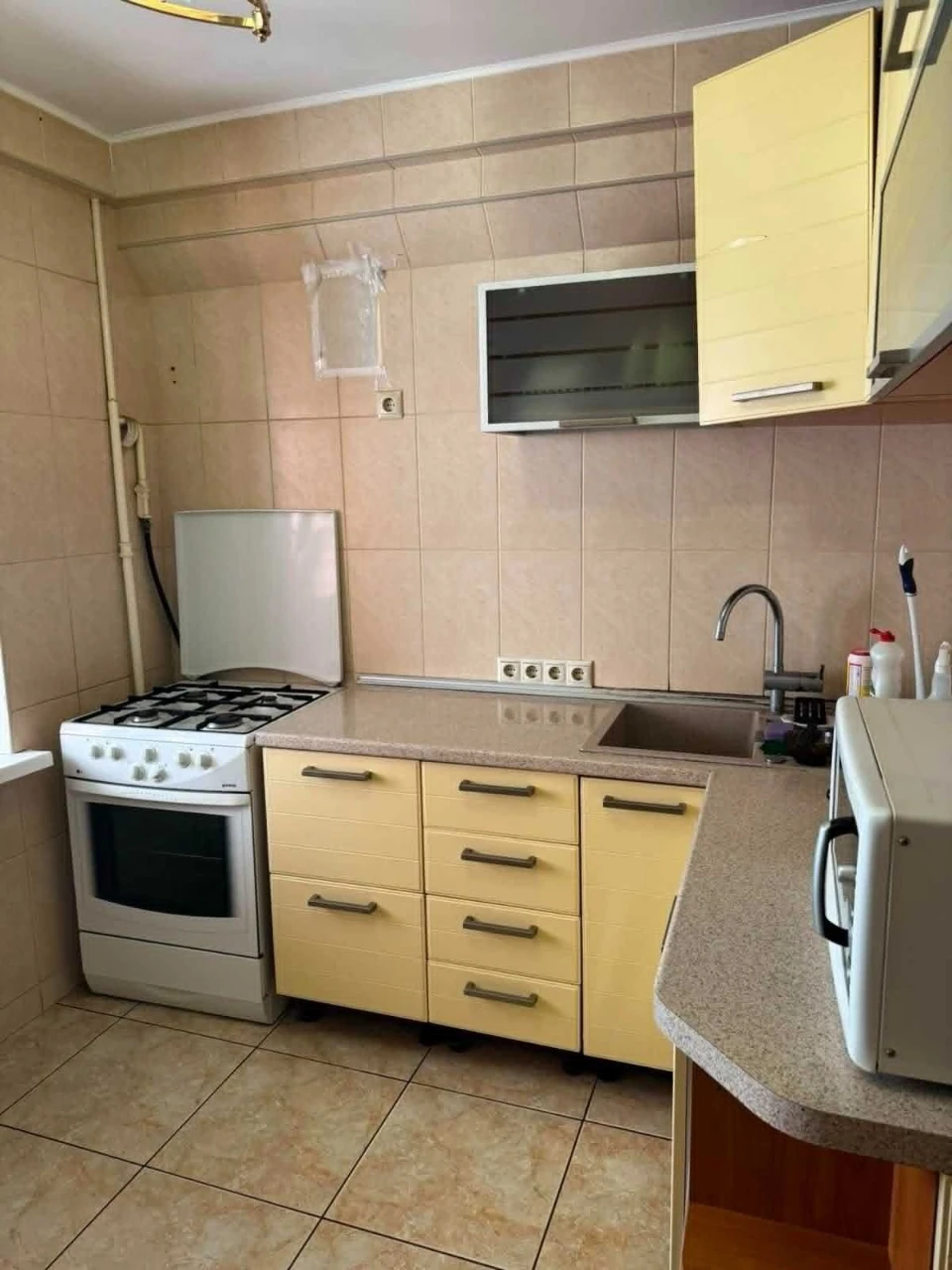 For Sale: 3-bedroom apartment at Mykola Rudenko 18