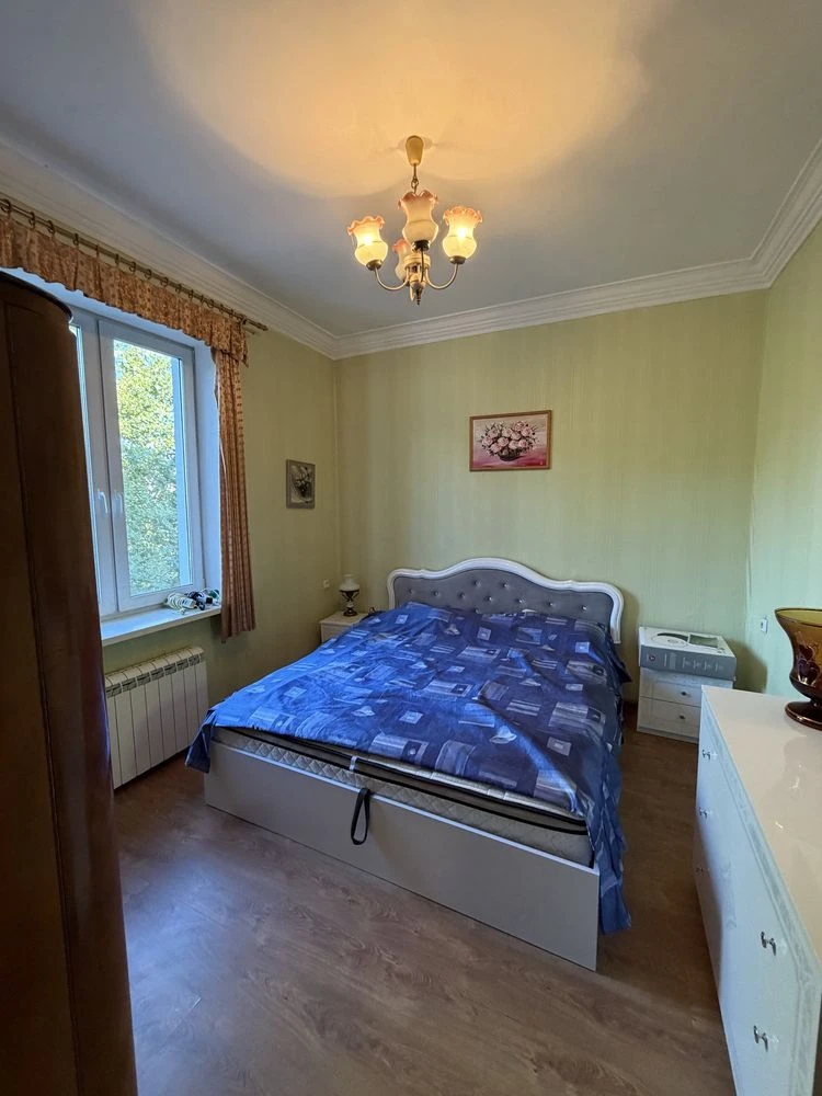 3-room apartment in a brick building, in the center, Zabotynsky