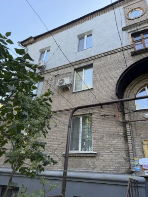 3-room apartment in a brick building, in the center, Zabotynsky