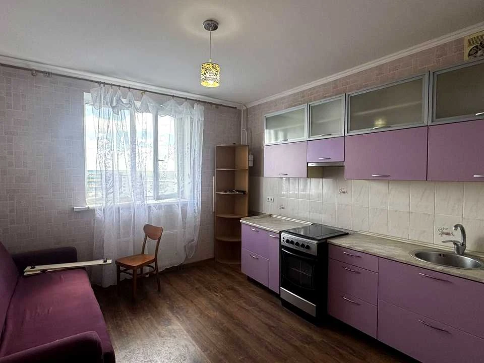 Apartment. Kharkiv, Peremohy Avenue.