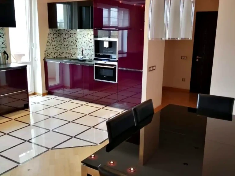 Оренда квартири 4-кімн. 150 м² 5/10 пов.