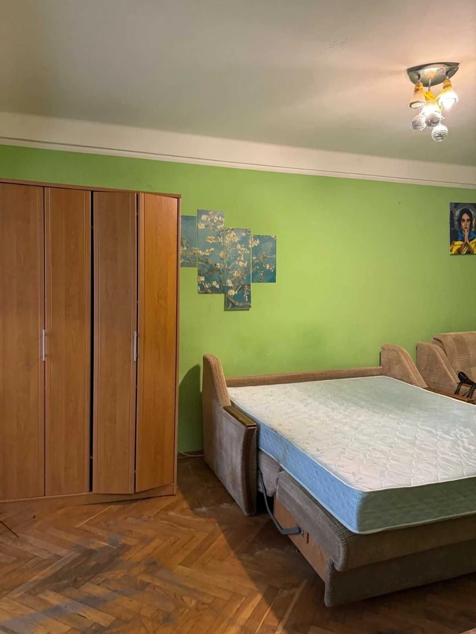 Сдается уютная квартира рядом с метро.