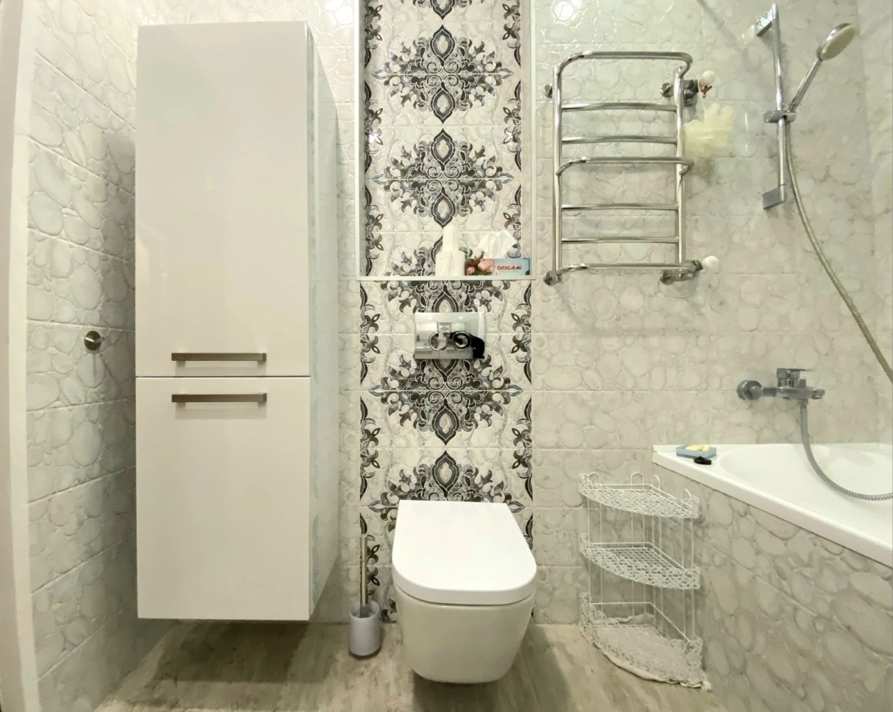 Nauki 80a, 3-room apartment