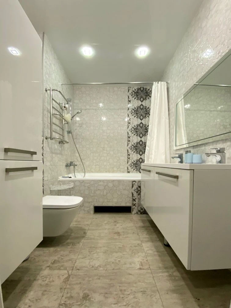Nauki 80a, 3-room apartment