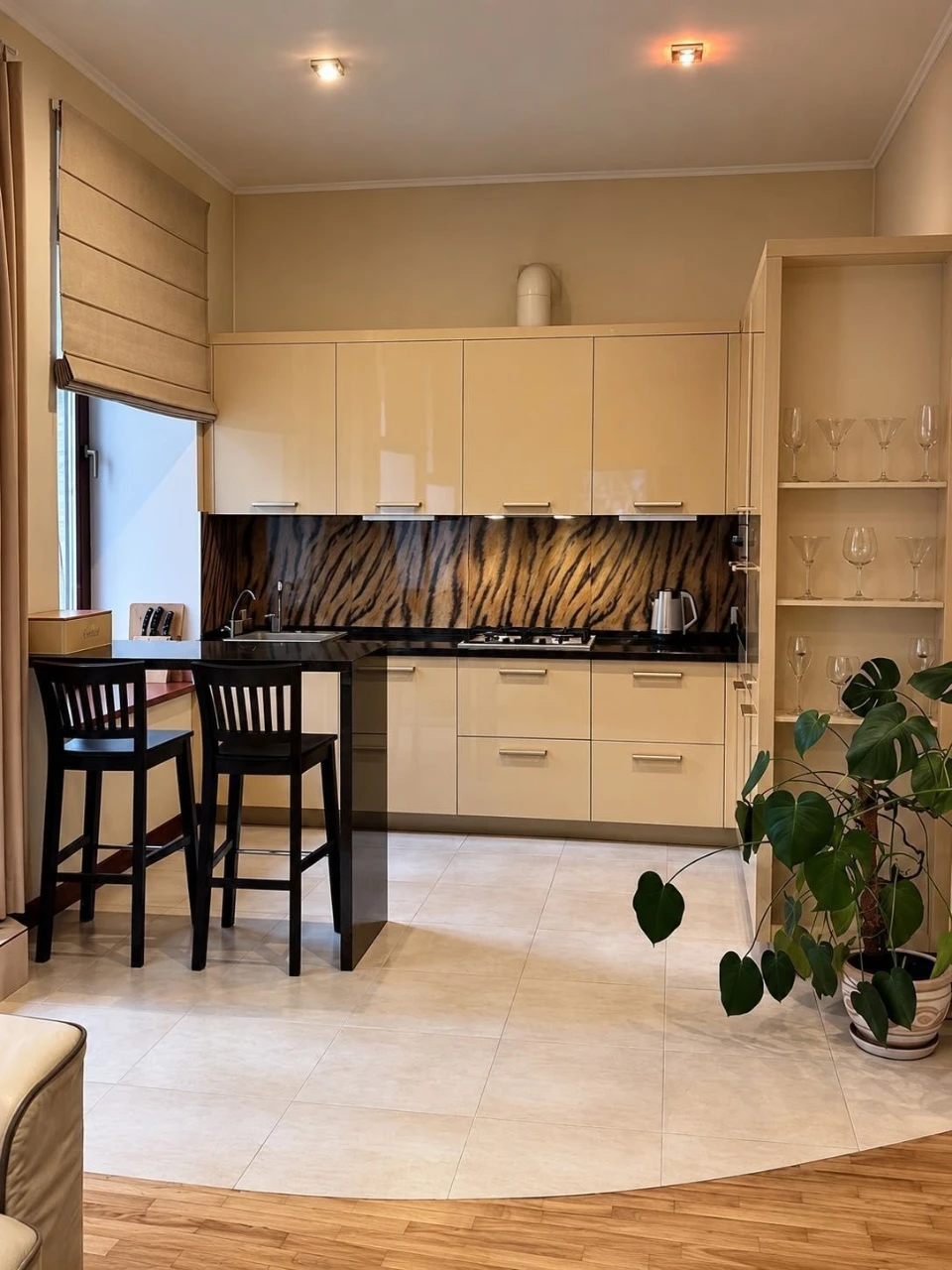 3 Bedroom Apartment near Zoloti Vory, 90 sq m, Oleksa Honchar Street