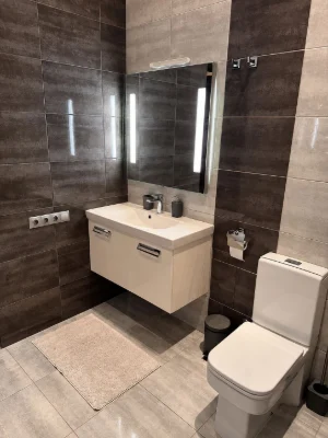 3 Bedroom Apartment near Zoloti Vory, 90 sq m, Oleksa Honchar Street