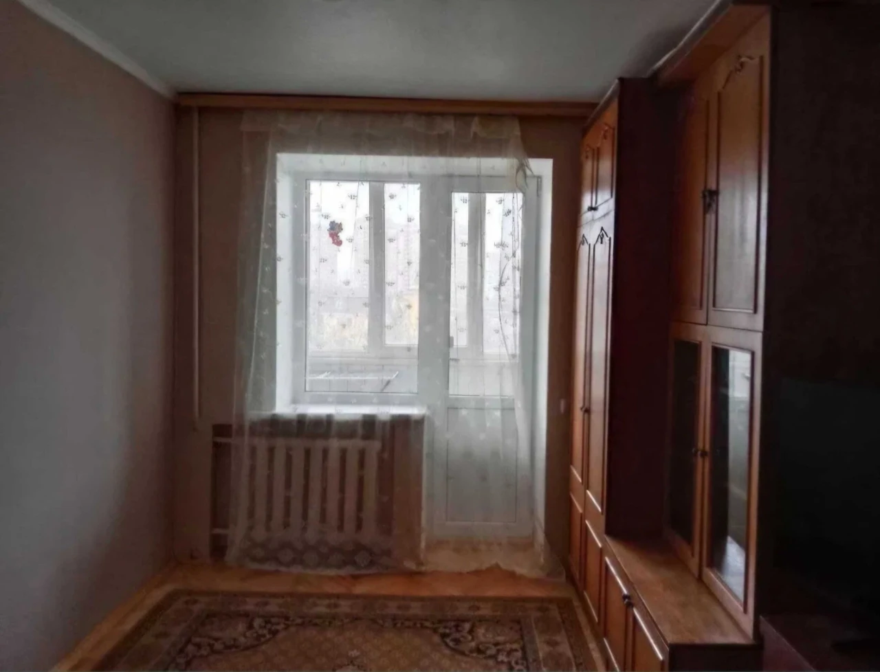 Rent a 3-bedroom apartment at пр. Науки 18