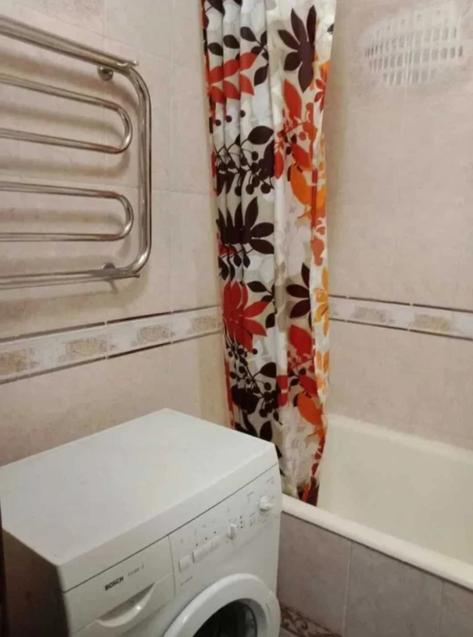 Rent a 3-bedroom apartment at пр. Науки 18