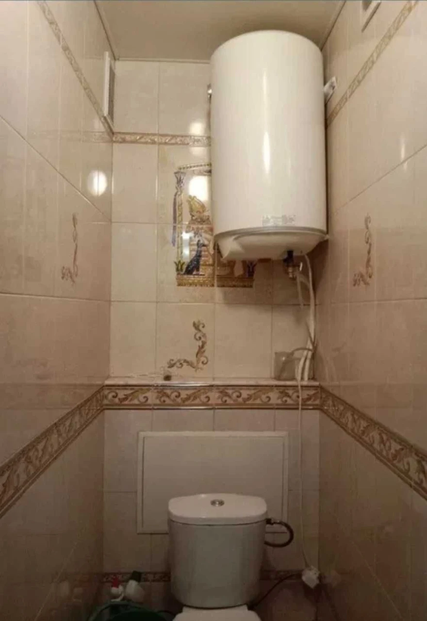 Rent a 3-bedroom apartment at пр. Науки 18
