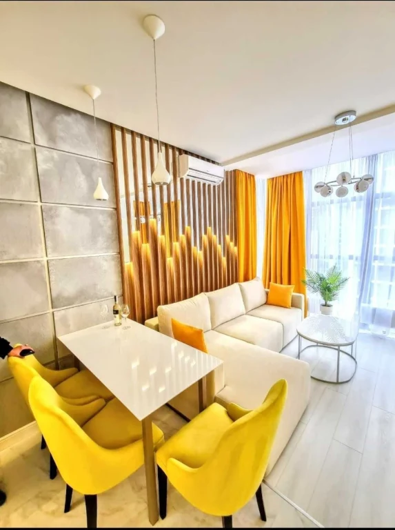 Apartment for rent in Novopescherski Lipky, Andriy Verkholyady Street 15-A, bright