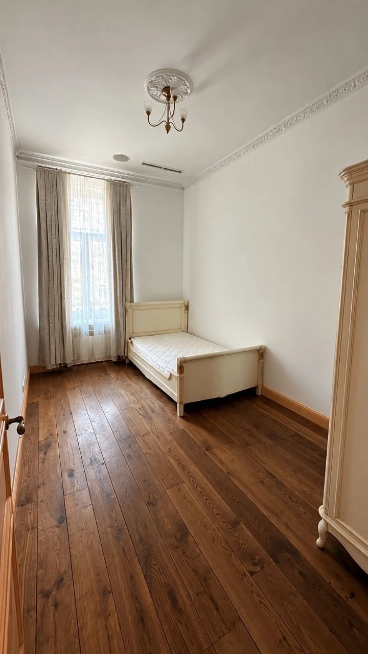 3-кімнатна квартира, 90 м², Центр, Майдан Золоті Ворота, Шевченківський, Софіївська