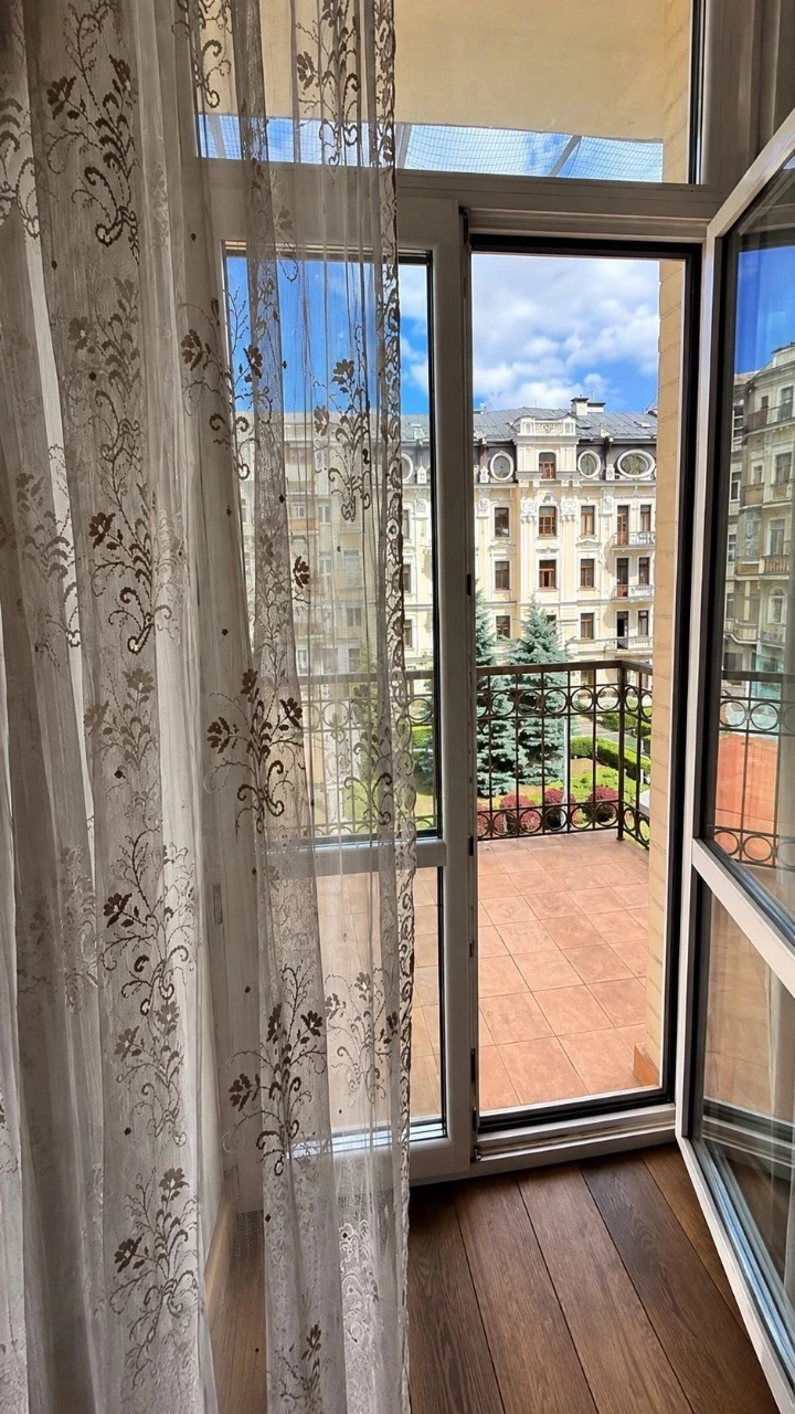 3-кімнатна квартира, 90 м², Центр, Майдан Золоті Ворота, Шевченківський, Софіївська
