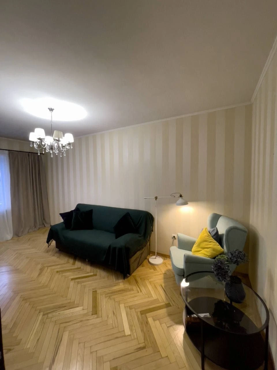 2-bedroom apartment near "Palace of Ukraine" station. PROPERTY FROM OWNER