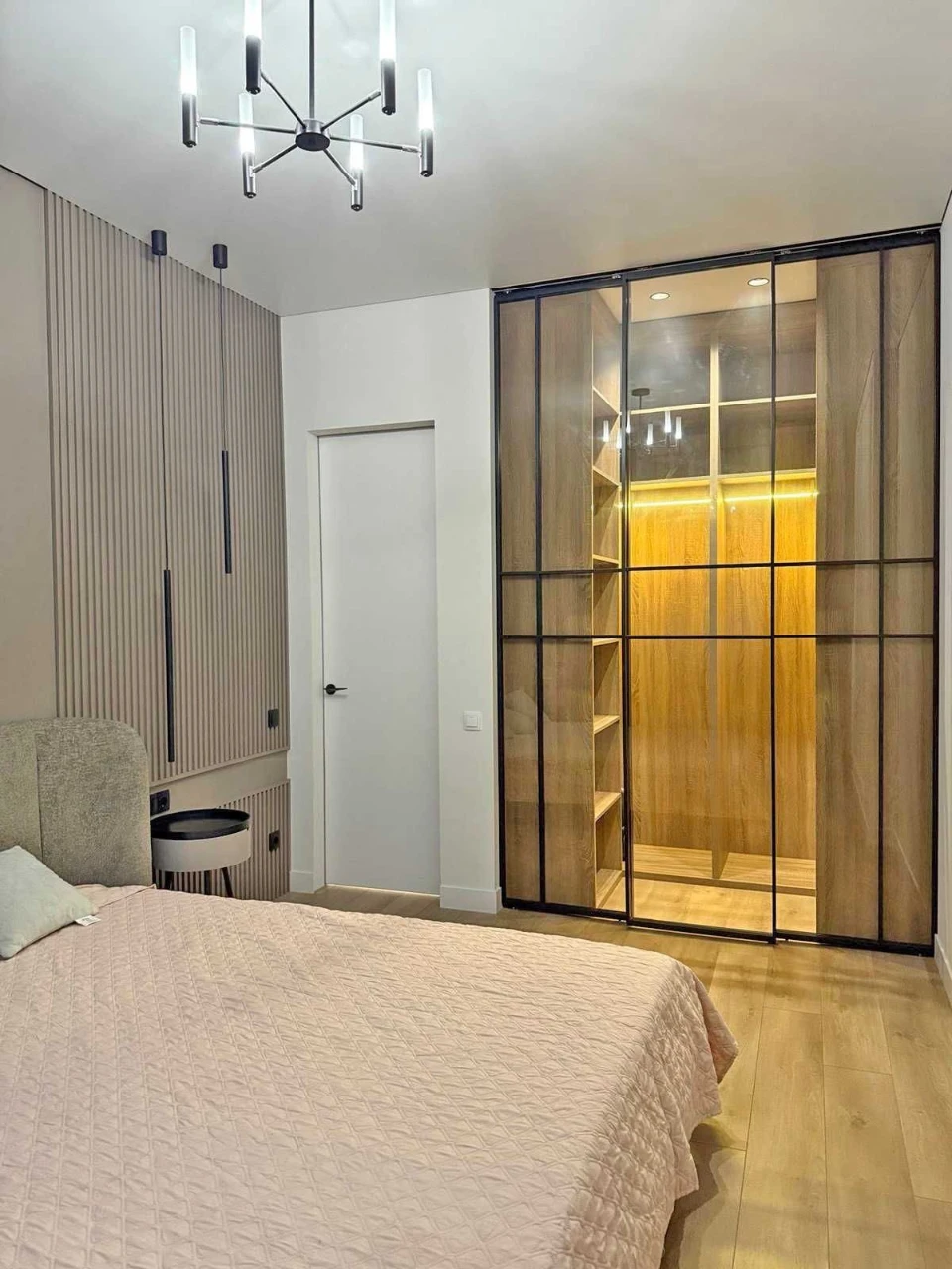 Rent 1-bedroom apartment in Manhattan City Residence in Invertor complex