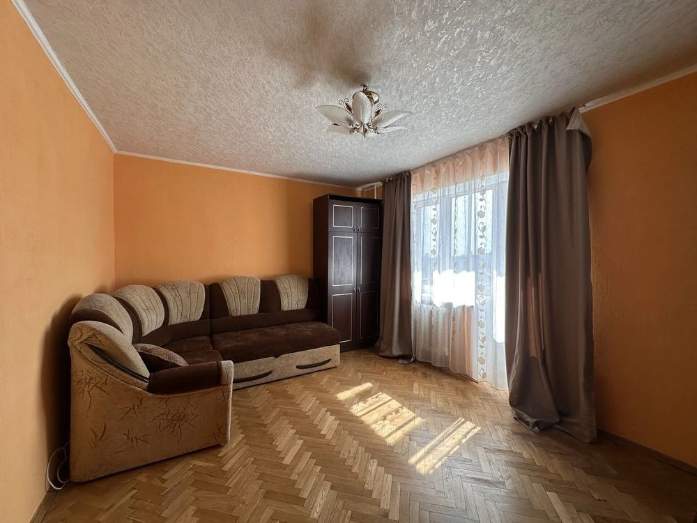 3 separate rooms, Rent near Вокзальна Metro