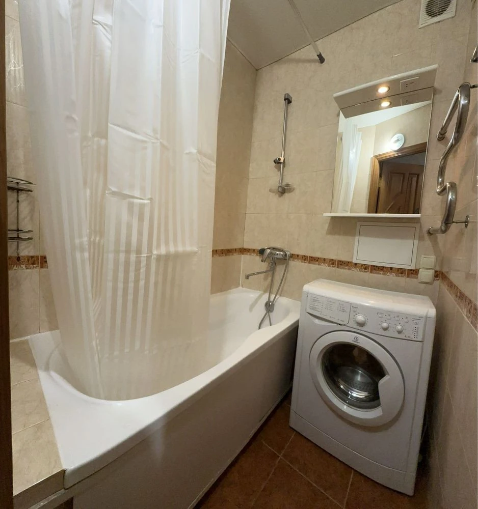 3 separate rooms, Rent near Вокзальна Metro