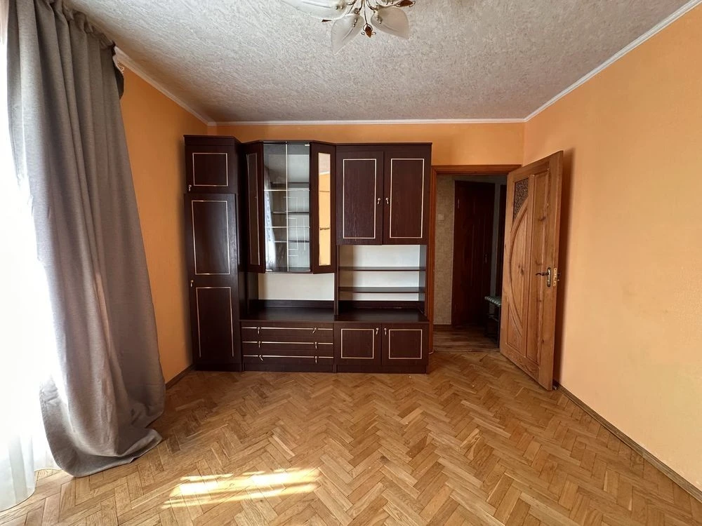 3 separate rooms, Rent near Вокзальна Metro