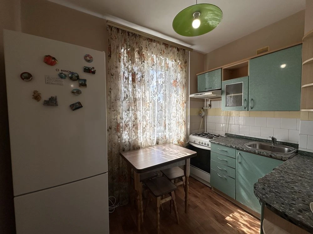 3 separate rooms, Rent near Вокзальна Metro