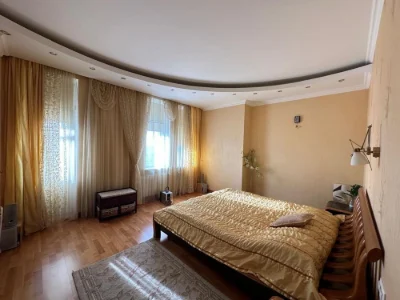 Дворові пентхаус, вулиця Панаса Мирного, 17! Без комісії!