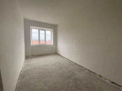 Sale of a furnished 2-room apartment ready for renovation