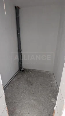 Sale of a furnished 2-room apartment ready for renovation