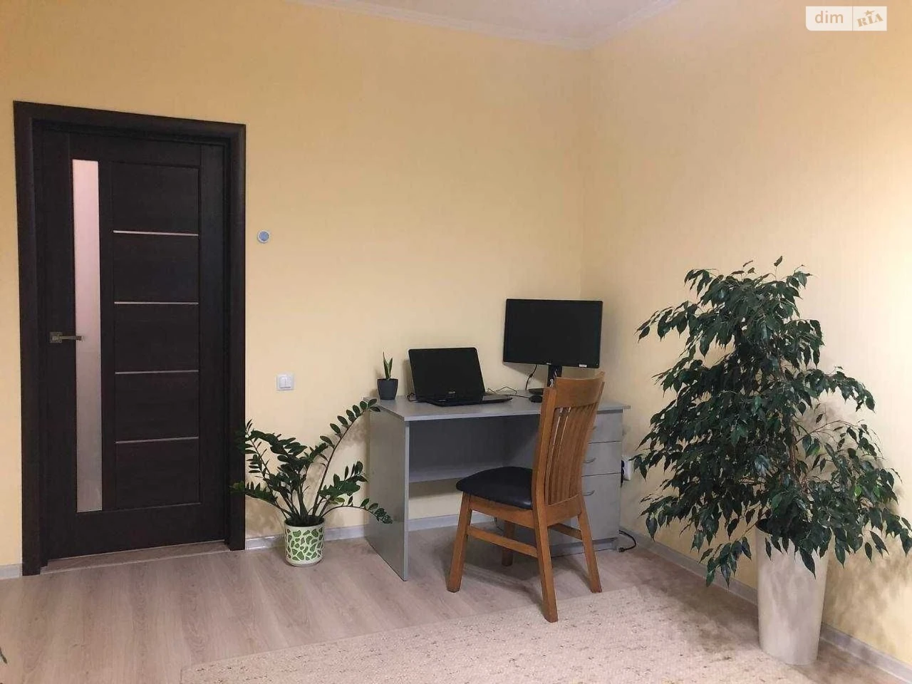 Long-Term Rental Apartment Holosko