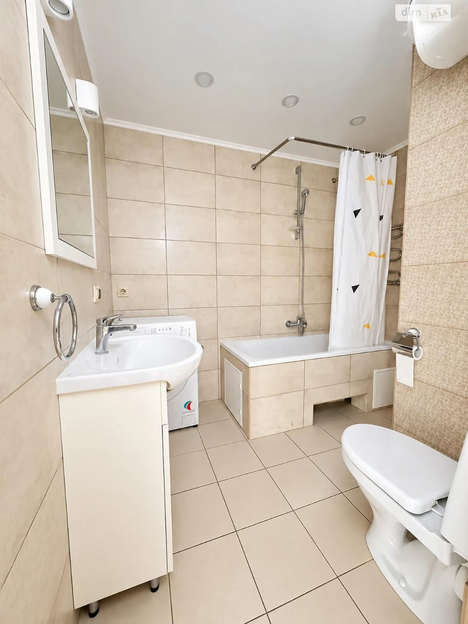 Long-Term Rental Apartment, Perhotravnevyi Massiv