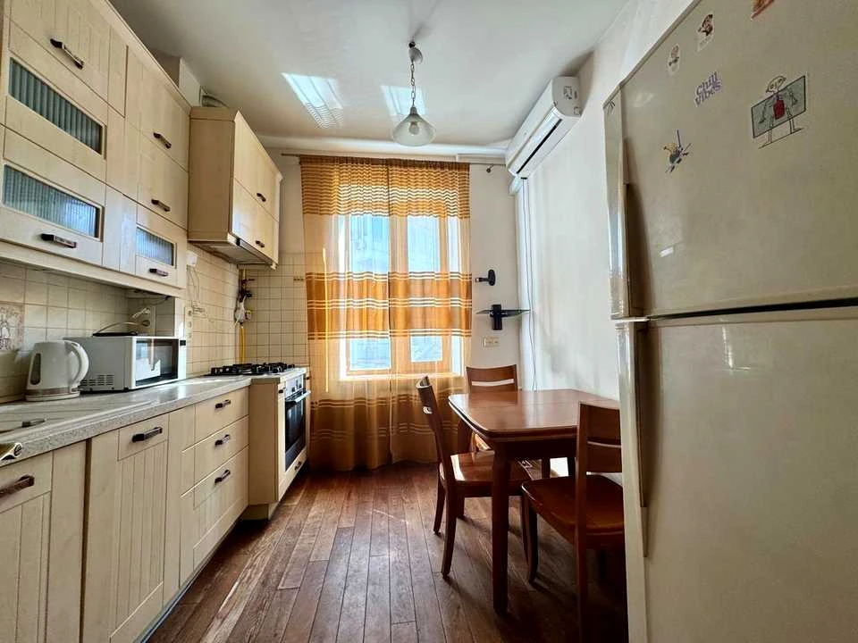 Квартира. Київ, проспект Михаила Грушевського