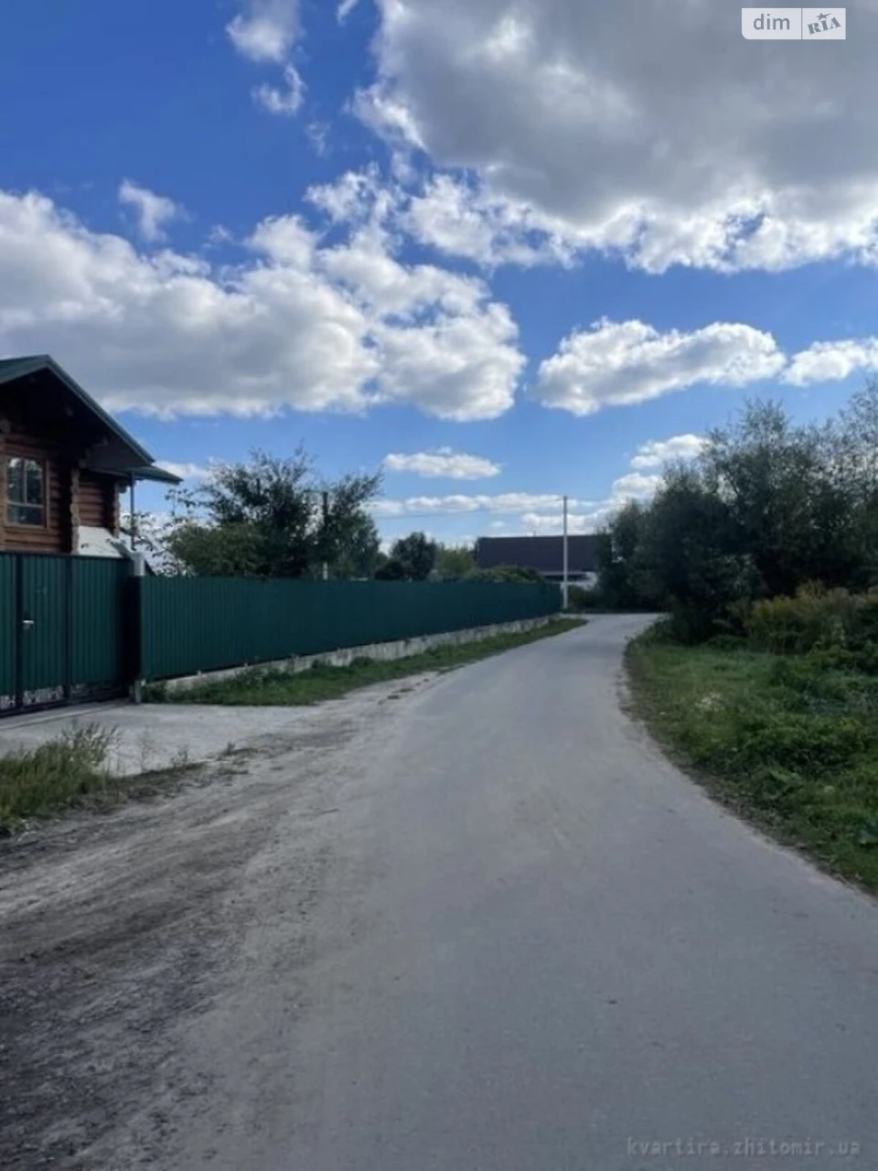 Продаж земельного ділянки під житлову забудову в Крошні