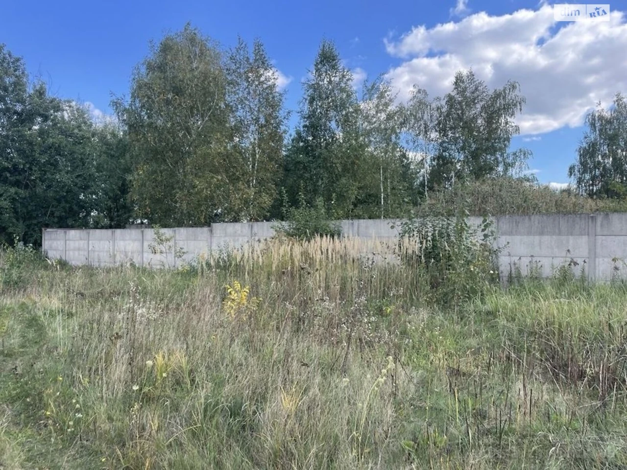 Продаж земельного ділянки під житлову забудову в Крошні