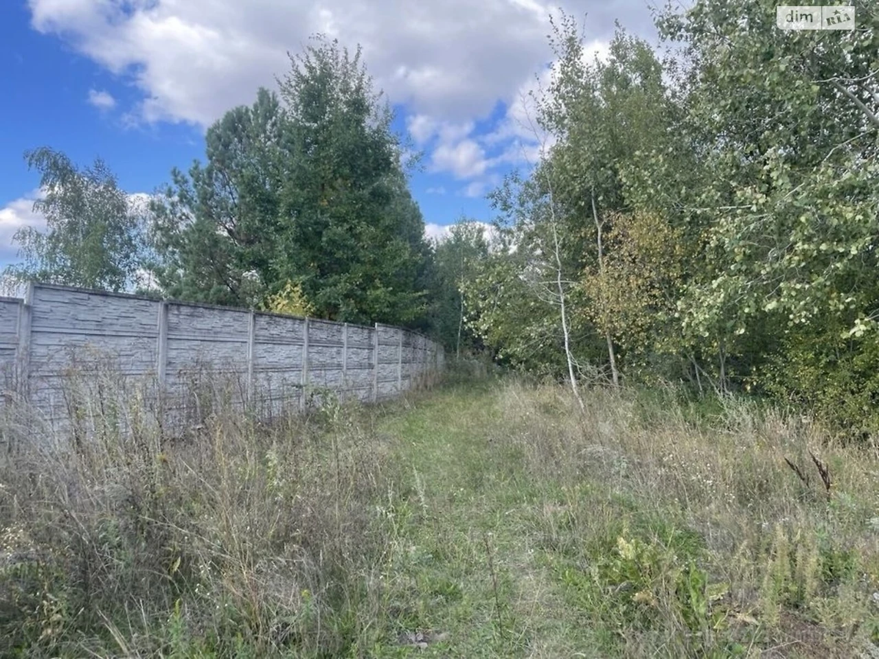 Продаж земельного ділянки під житлову забудову в Крошні