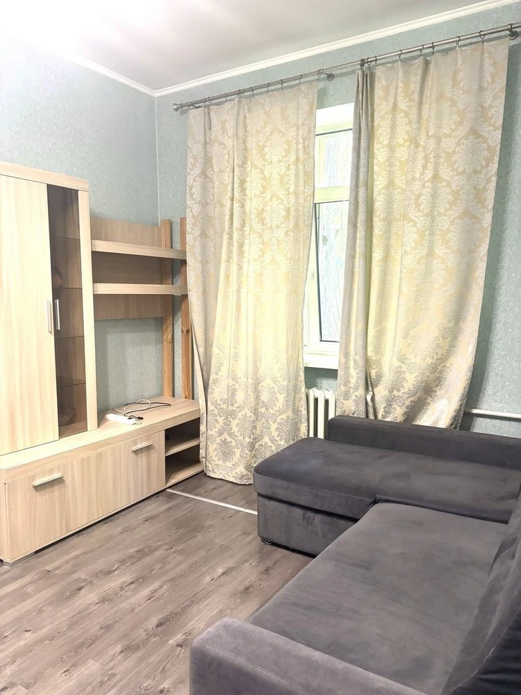 Без комиссии. Центр, Печерск, метро Зверинецкая, сталинка
