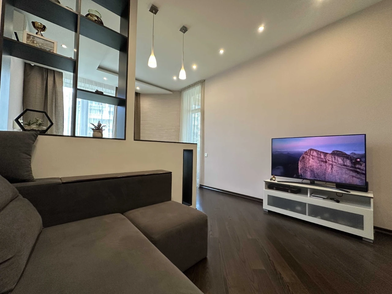 OWNER! 2-room apartment Por Rok Smaragdov Street