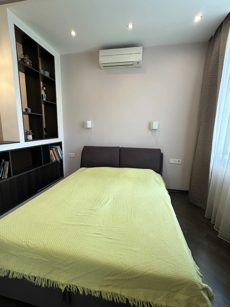 OWNER! 2-room apartment Por Rok Smaragdov Street