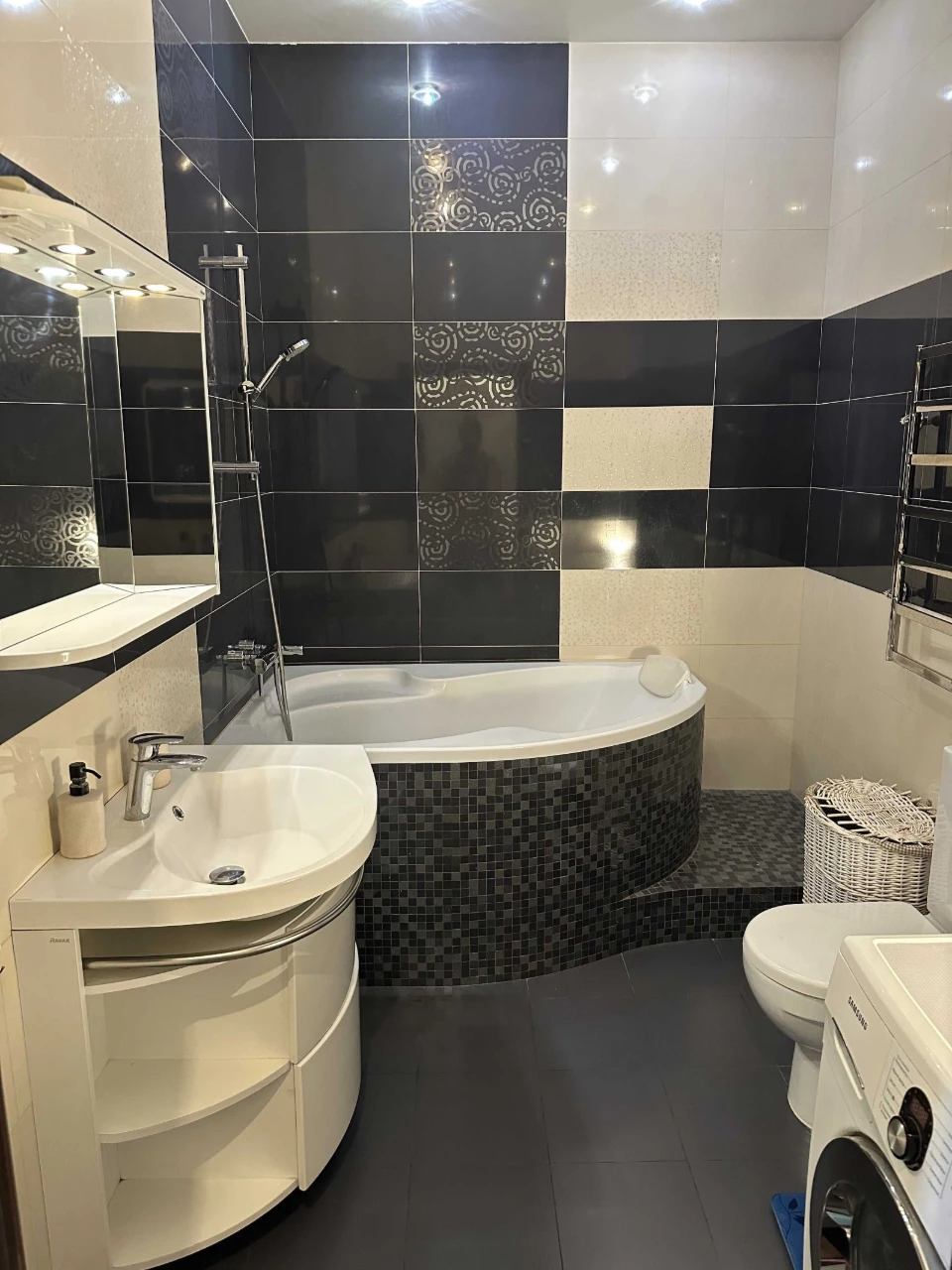 OWNER! 2-room apartment Por Rok Smaragdov Street