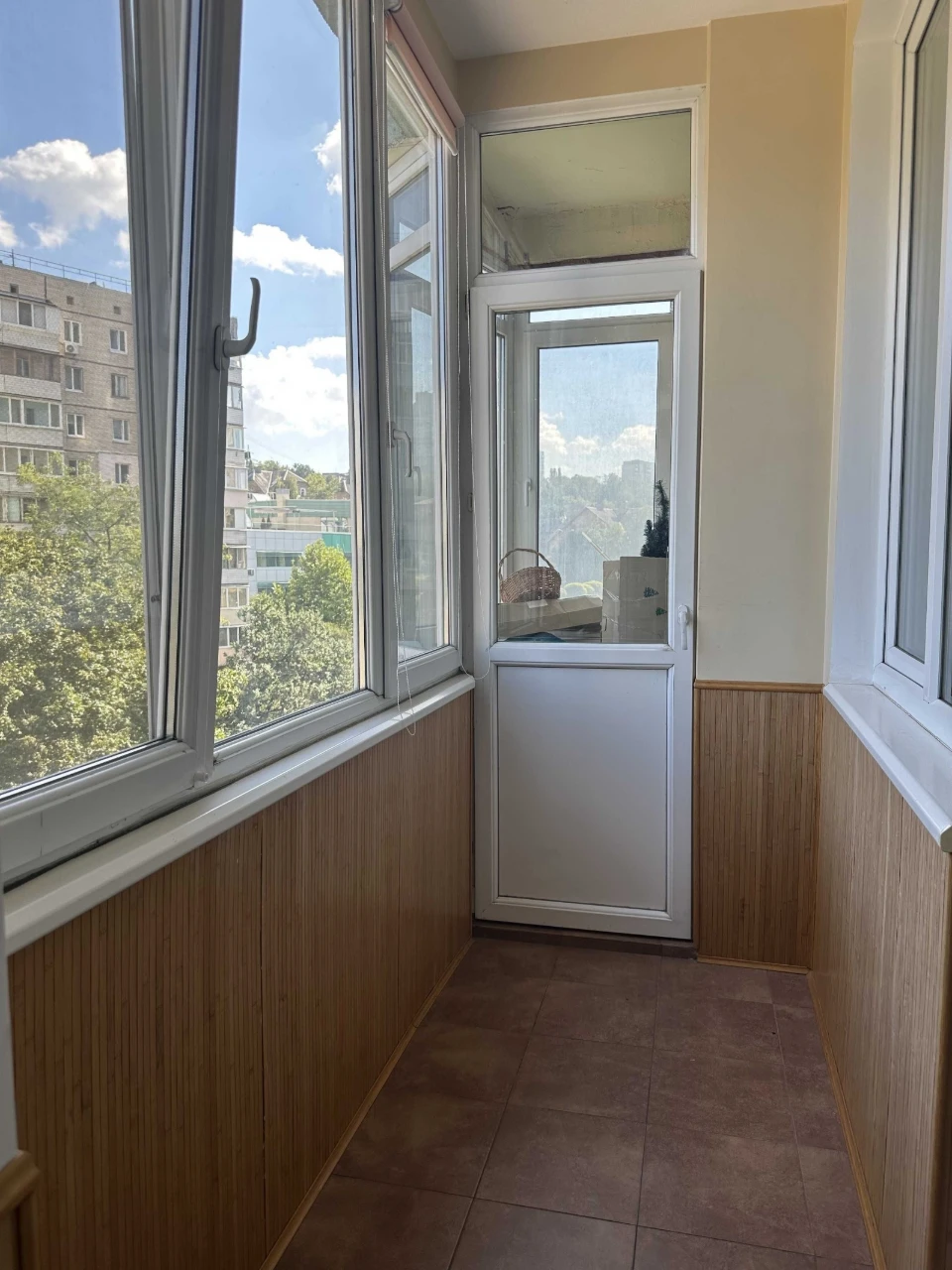 OWNER! 2-room apartment Por Rok Smaragdov Street