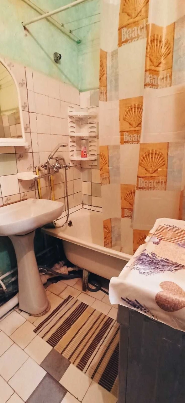 Renting apartment in Troeshchina. Festivalnyi