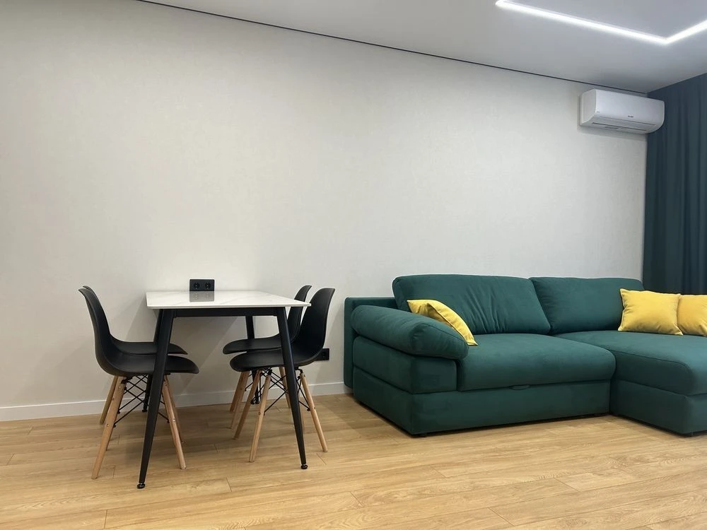 Rent 2-room studio apartment in Lukyanivska