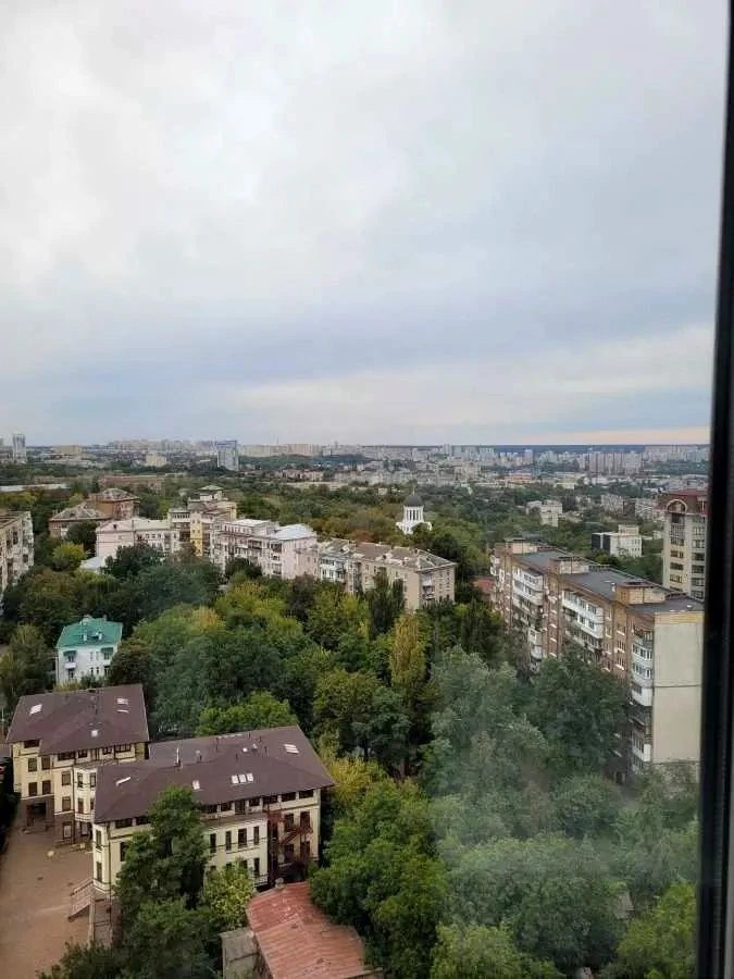 Rent of a view apartment with renovation in Henesi House residential complex (Nagorna st. 18/16)