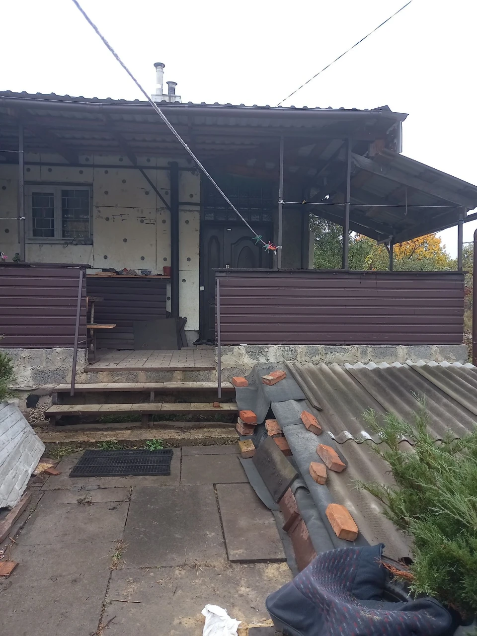 Продам 1/2  дома на Немышле,ул.Хэмзовская,12 минут метро Арм