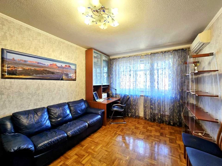 Apartment. Kosmichna Street, Kharkiv
