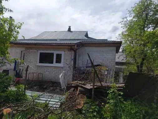 House, outskirts of Chernihiv, Bobrovytsia