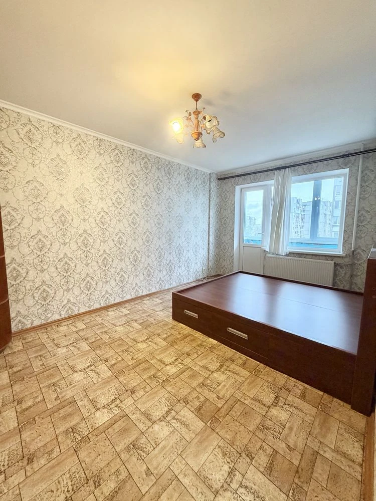 Center location, Mstislavska Street, sale, no electricity
