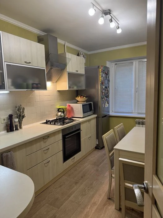 Продам 3 ком квартиру чешка на Красном Камне ул Ю Кондратюк