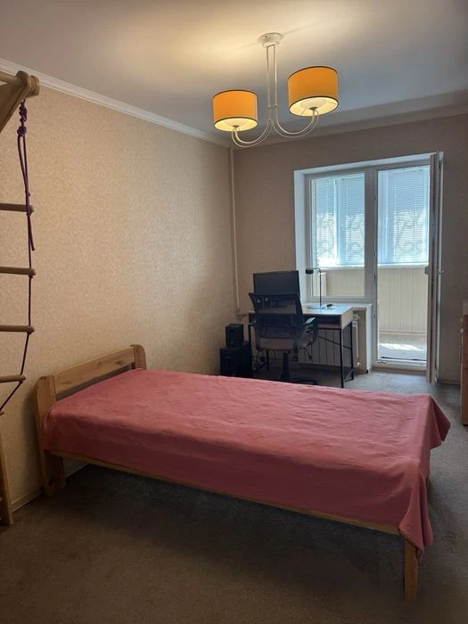 Продам 3 ком квартиру чешка на Красном Камне ул Ю Кондратюк