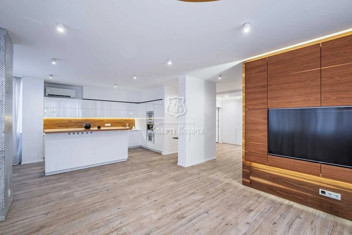 3-room apartment for sale 117.5 m², Anna Akhmatova St., 1
