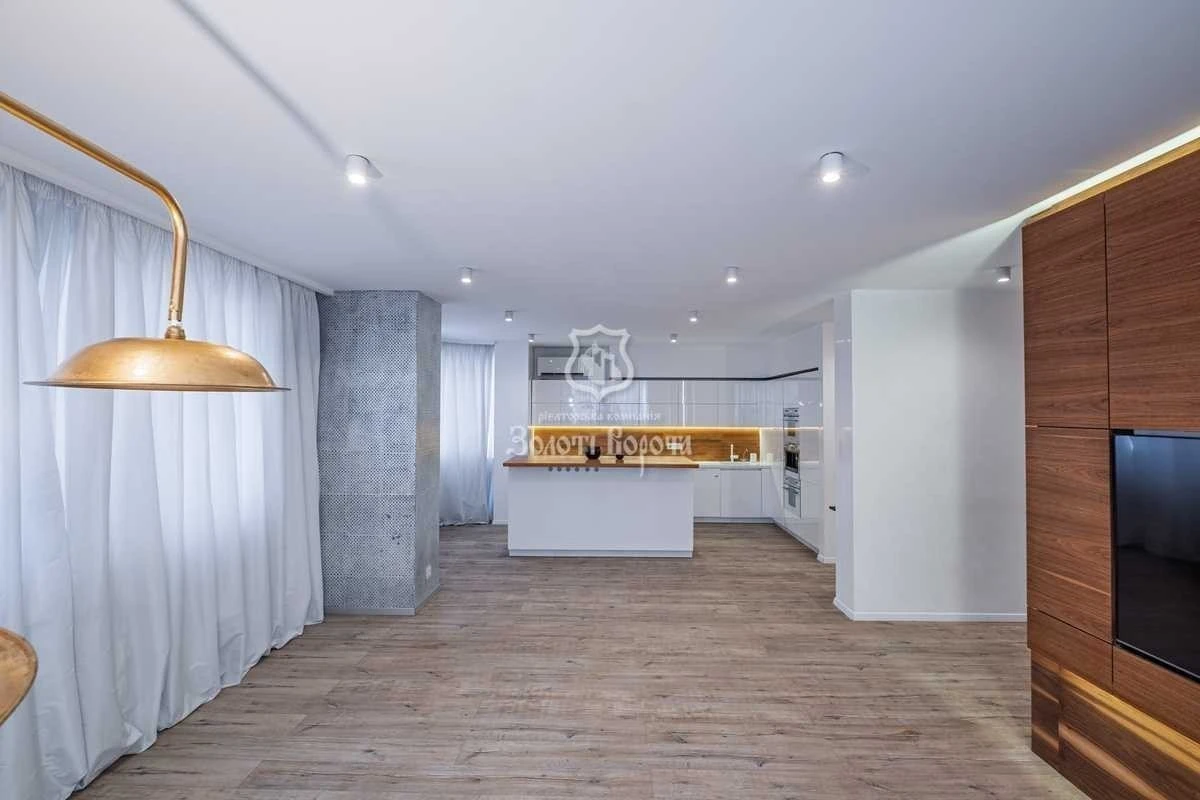 3-room apartment for sale 117.5 m², Anna Akhmatova St., 1