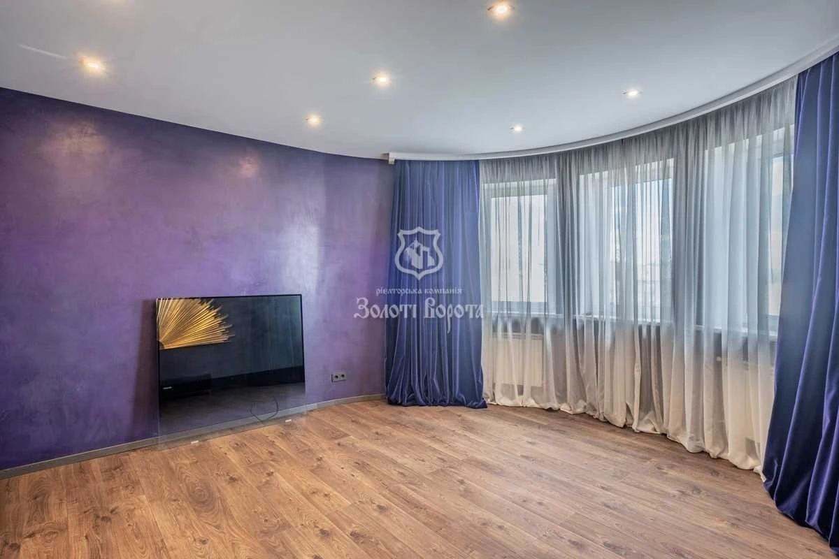 3-room apartment for sale 117.5 m², Anna Akhmatova St., 1