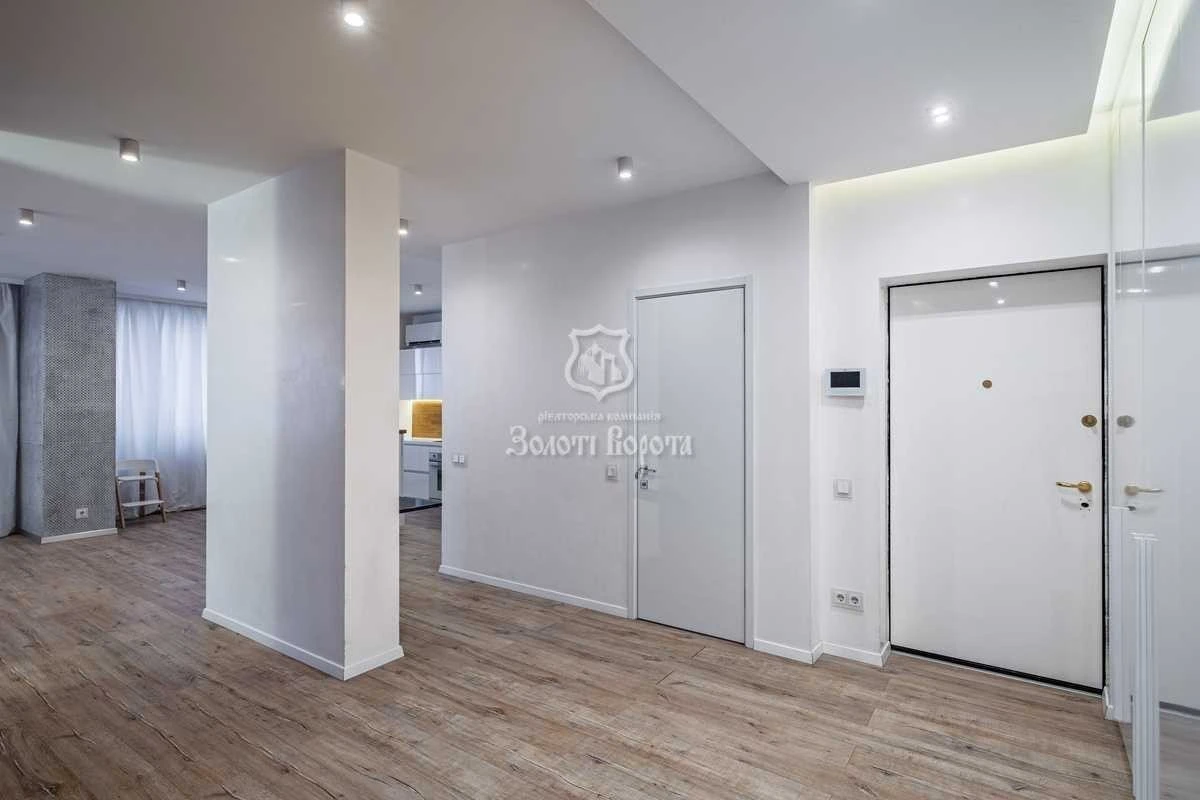 3-room apartment for sale 117.5 m², Anna Akhmatova St., 1